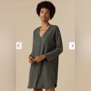 NWOT VETTA Olive Green Garment